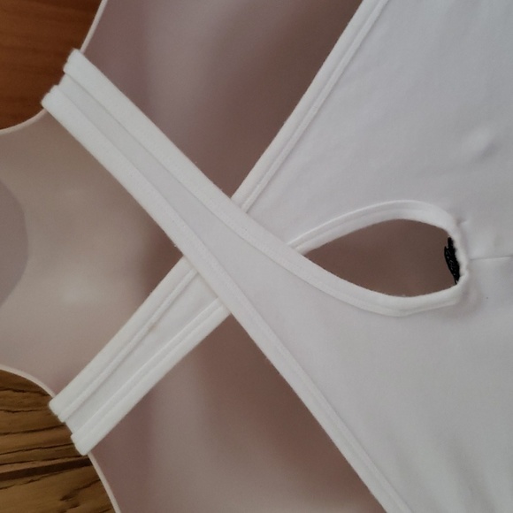 Unique cross-in-back tank top - Picture 5 of 7